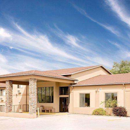 Days Inn By Wyndham Boonville Eksteriør bilde