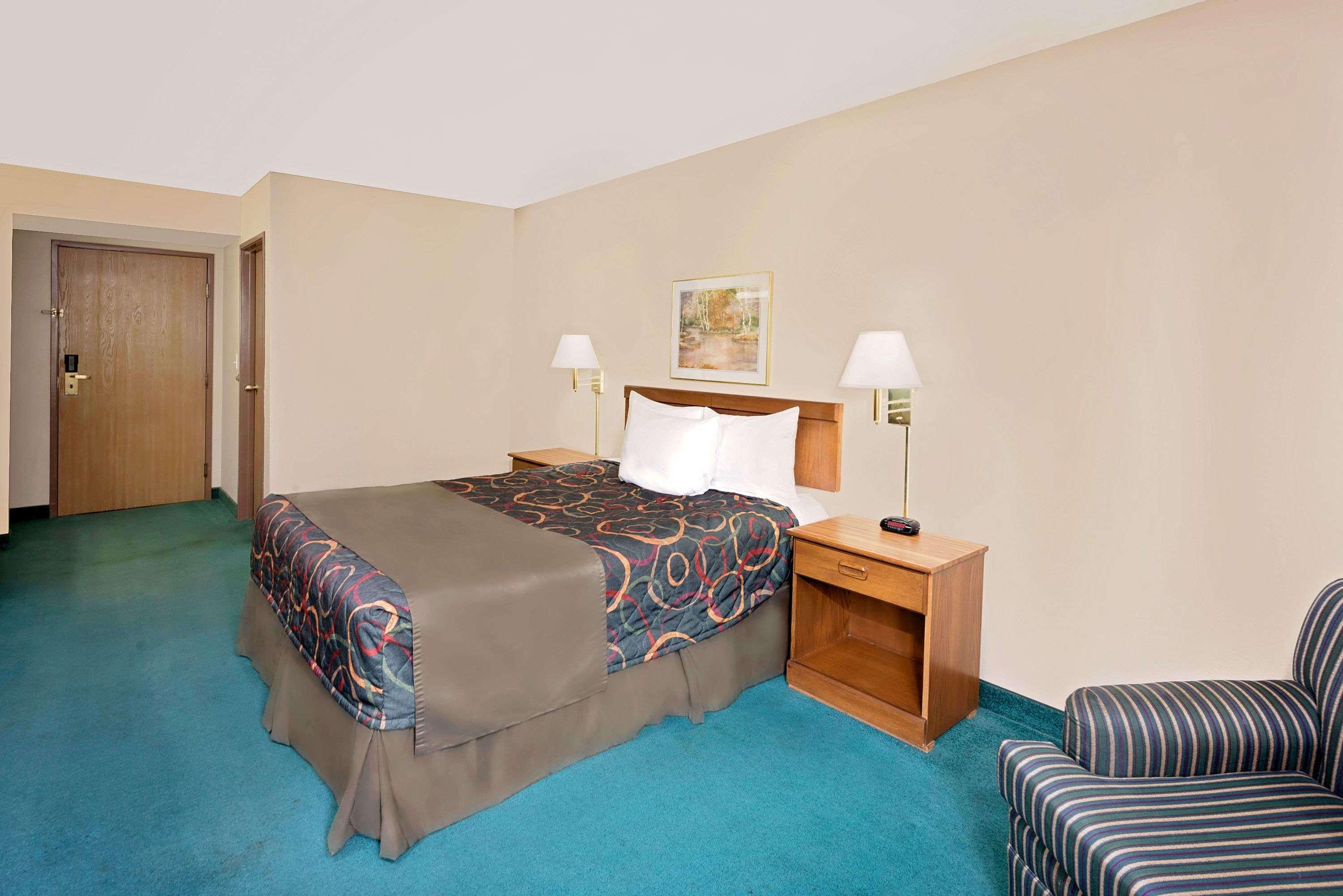 Days Inn By Wyndham Boonville Eksteriør bilde