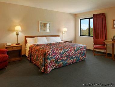 Days Inn By Wyndham Boonville Rom bilde