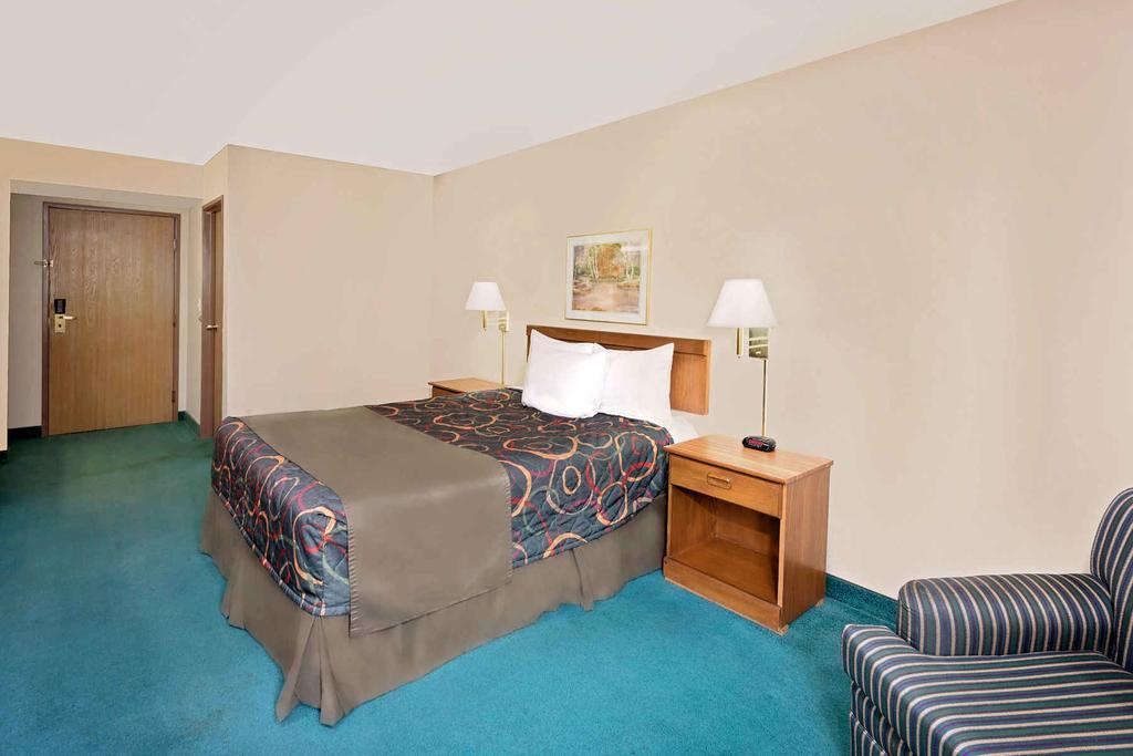 Days Inn By Wyndham Boonville Eksteriør bilde